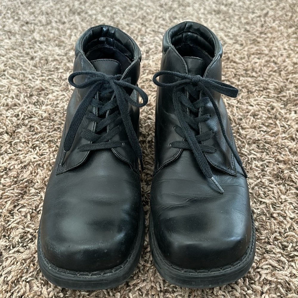 Black, White Mountain ankle boots size 8.5 women’s